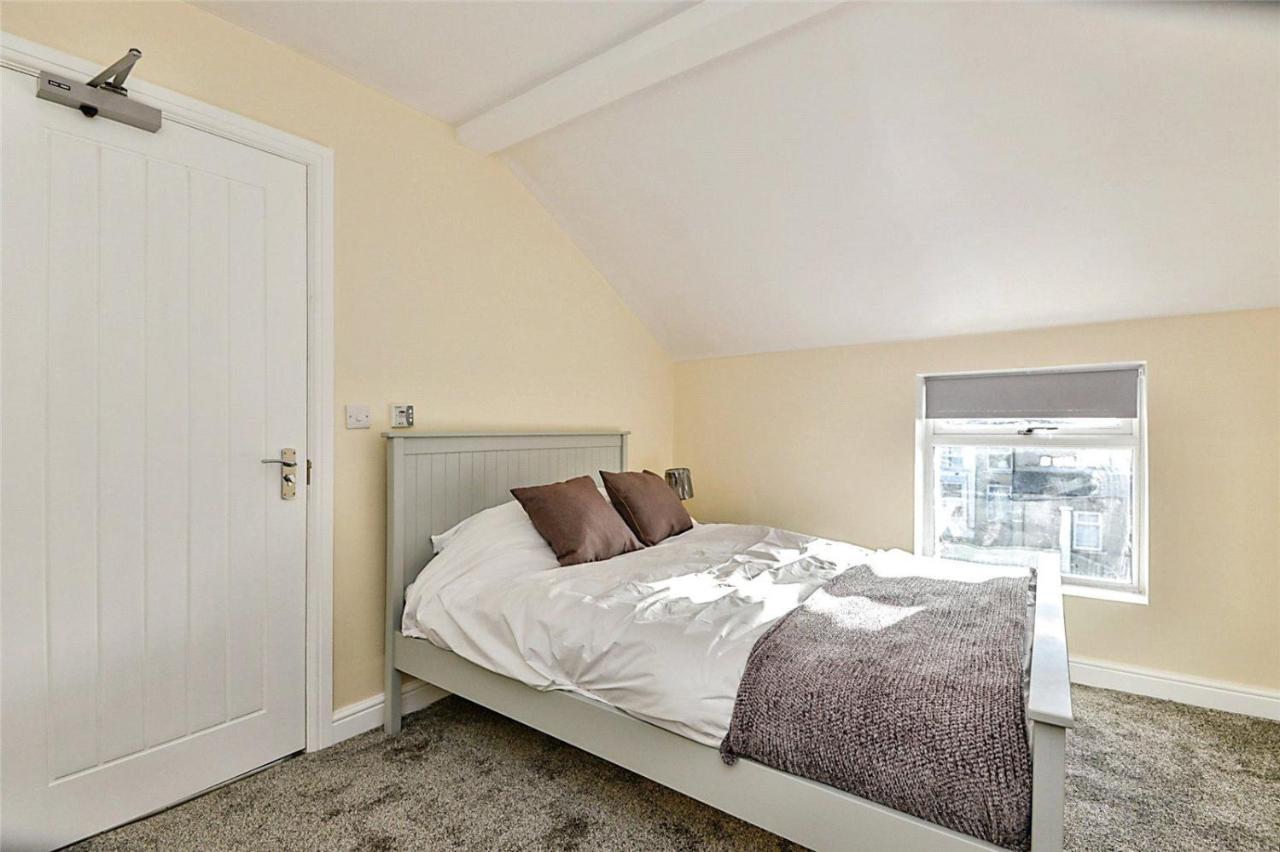 Beautiful Townhouse In Morecambe Exteriör bild